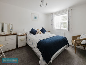 Bedroom- click for photo gallery